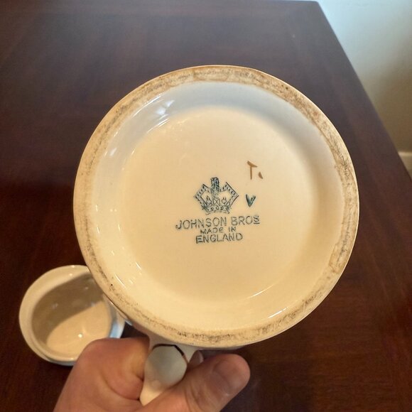 Johnson Bros English Coffee Pot - Ivy Pattern - Picture 6 of 6